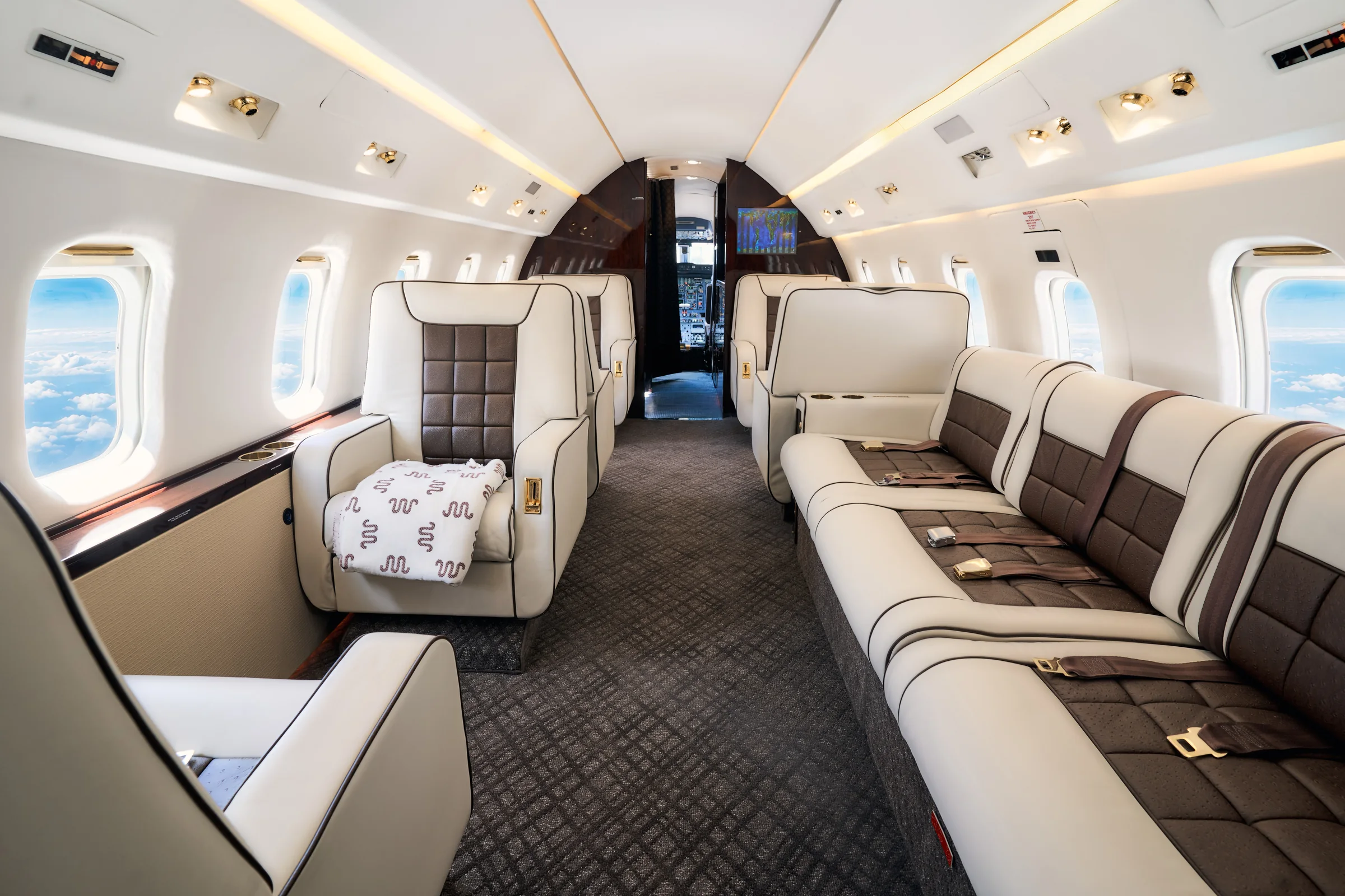 Challenger 350 cabin viewed forward toward the flight deck